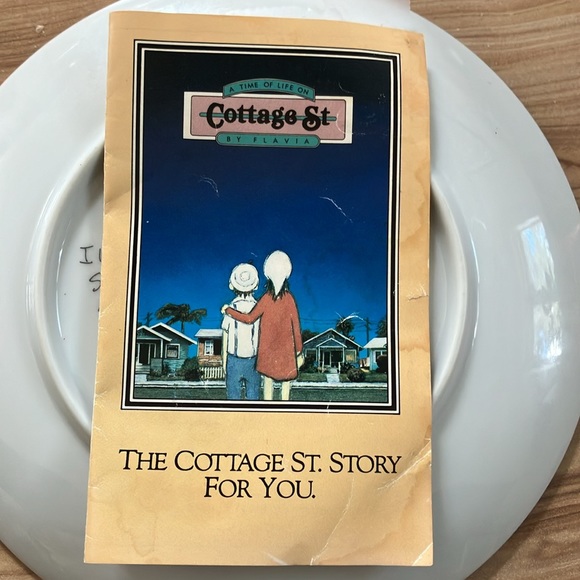 Vintage Flavia Weedn “Balloon Lady “ collector plate - Picture 3 of 5